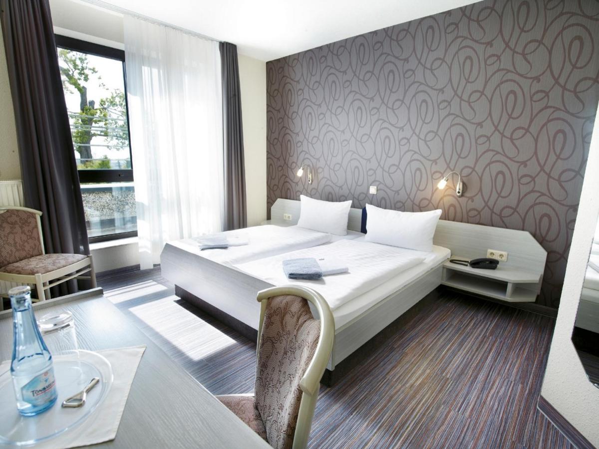 Hotel Landsknecht Uckerath Экстерьер фото