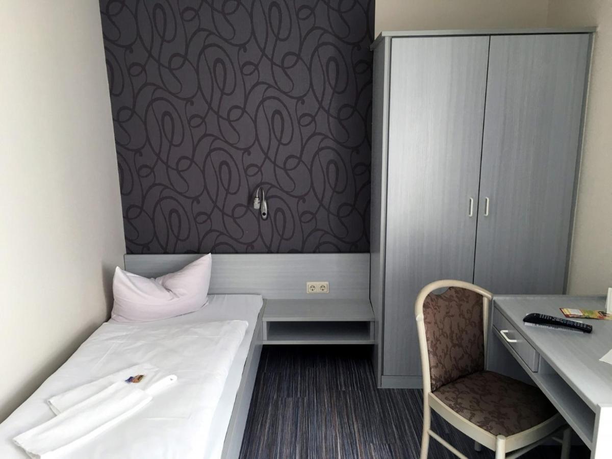 Hotel Landsknecht Uckerath Экстерьер фото